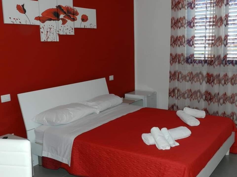 L'Isola Del Sole Bed & Breakfast Castelluzzo Eksteriør bilde