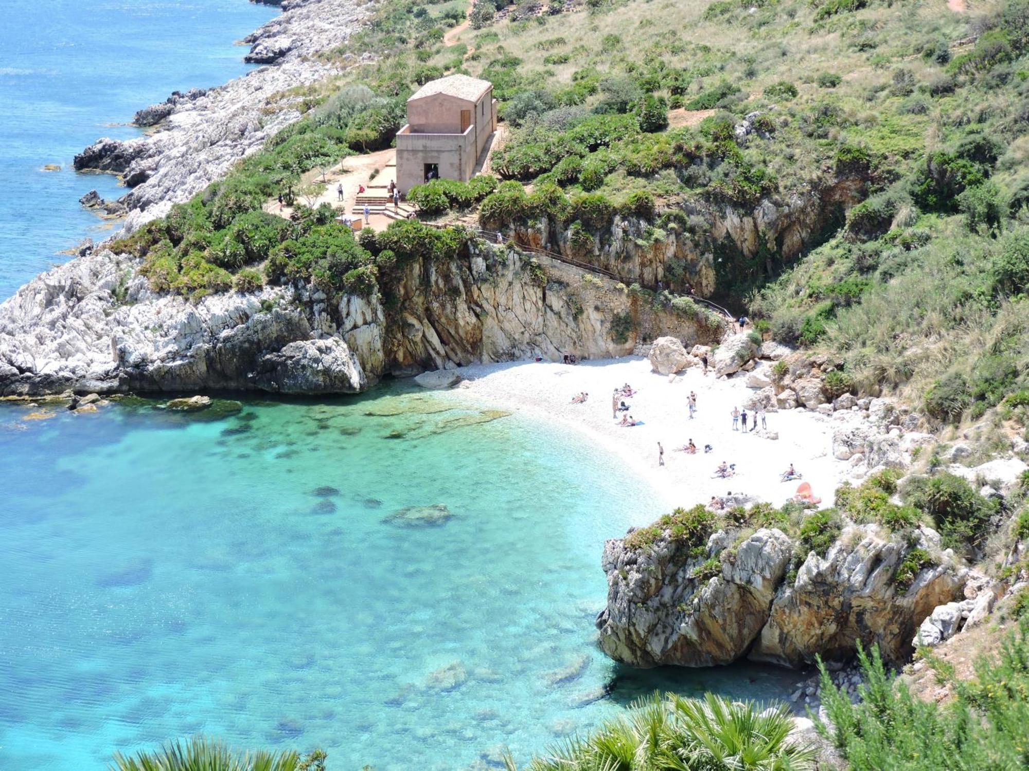 L'Isola Del Sole Bed & Breakfast Castelluzzo Eksteriør bilde
