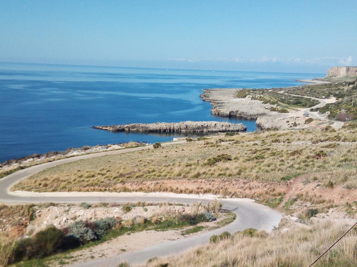 L'Isola Del Sole Bed & Breakfast Castelluzzo Eksteriør bilde
